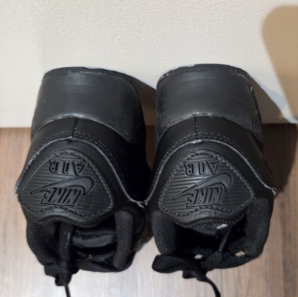 Kids Black Nike Air Max 90, Size 2Y - Picture 6 of 9